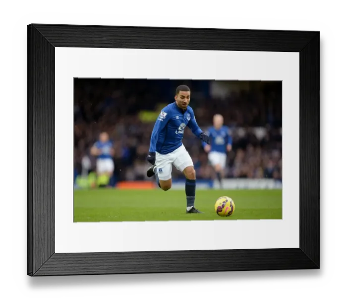 Framed Print : Everton's Aaron Lennon in Action against Leicester City at Goodison Park, Premier League 2015 Framed Print : Everton's Aaron Lennon in Action against Leicester City at Goodison Park, Premier League 2015