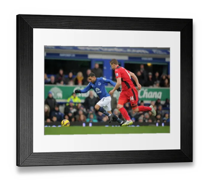 Framed Print : Everton's Aaron Lennon in Thrilling Action Against Leicester City (Everton vs Leicester City, Barclays Premier League, Goodison Park)
