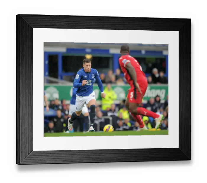 Framed Print : Ross Barkley in Action: Everton vs Leicester City, Premier League at Goodison Park Framed Print : Ross Barkley in Action: Everton vs Leicester City, Premier League at Goodison Park