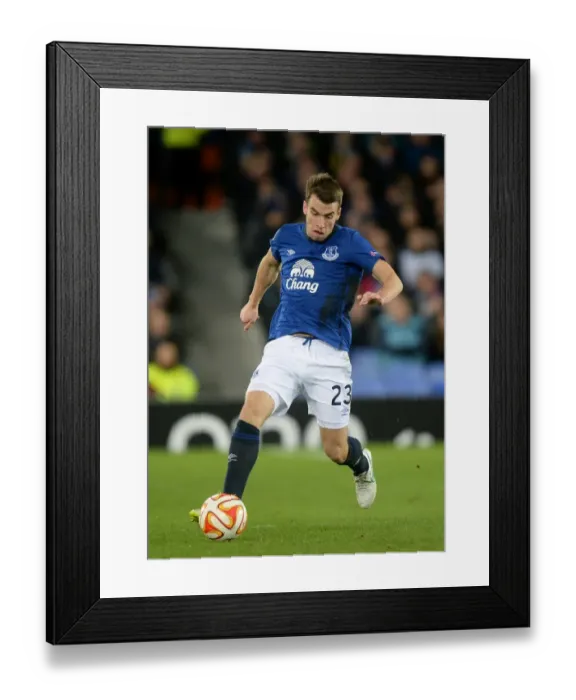 Framed Print : Seamus Coleman in Europa League Action: Everton vs BSC Young Boys at Goodison Park