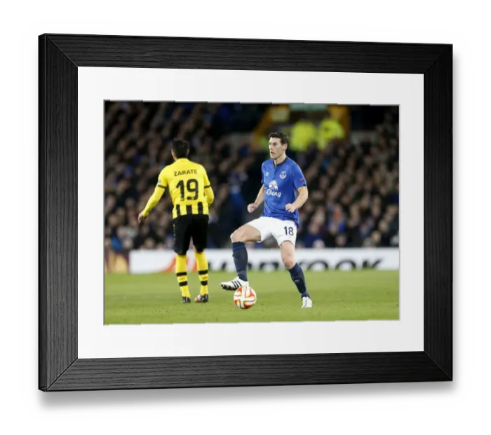Framed Print : Gareth Barry Leads Everton in EU Europa League Clash against BSC Young Boys at Goodison Park Framed Print : Gareth Barry Leads Everton in EU Europa League Clash against BSC Young Boys at Goodison Park