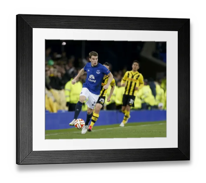 Framed Print : Seamus Coleman in Action: Everton vs BSC Young Boys - UEFA Europa League Round of 32 Framed Print : Seamus Coleman in Action: Everton vs BSC Young Boys - UEFA Europa League Round of 32