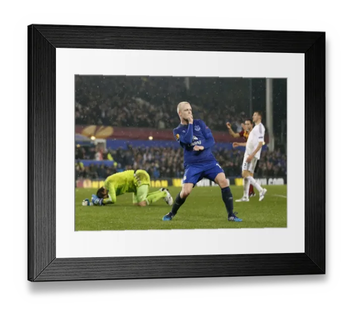 Framed Print : Naismith's Stunner: Everton's Thrilling First Goal vs. Dynamo Kiev (UEFA Europa League)