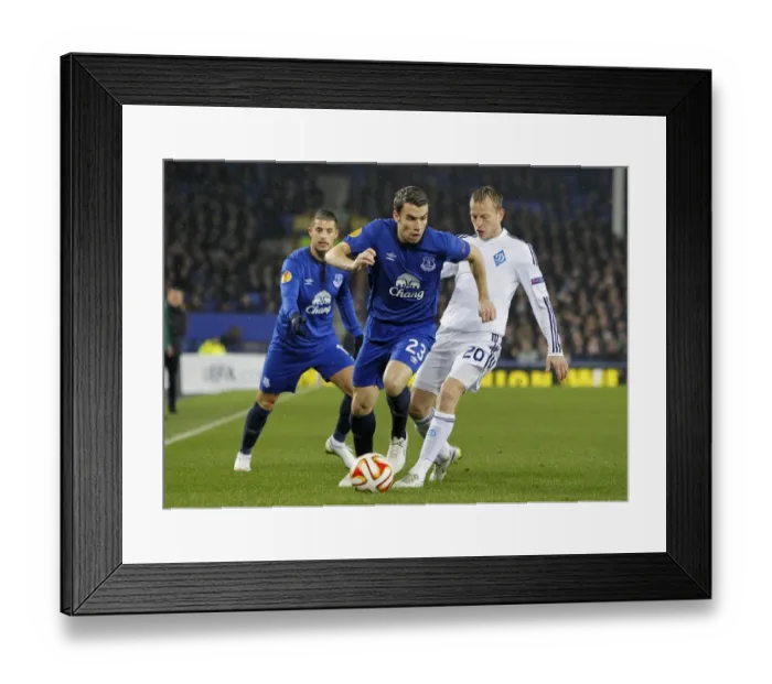 Framed Print : Seamus Coleman vs Oleh Husyev: Everton vs Dynamo Kiev - UEFA Europa League Round of 16 First Leg Clash at Goodison Park Framed Print : Seamus Coleman vs Oleh Husyev: Everton vs Dynamo Kiev - UEFA Europa League Round of 16 First Leg Clash at Goodison Park
