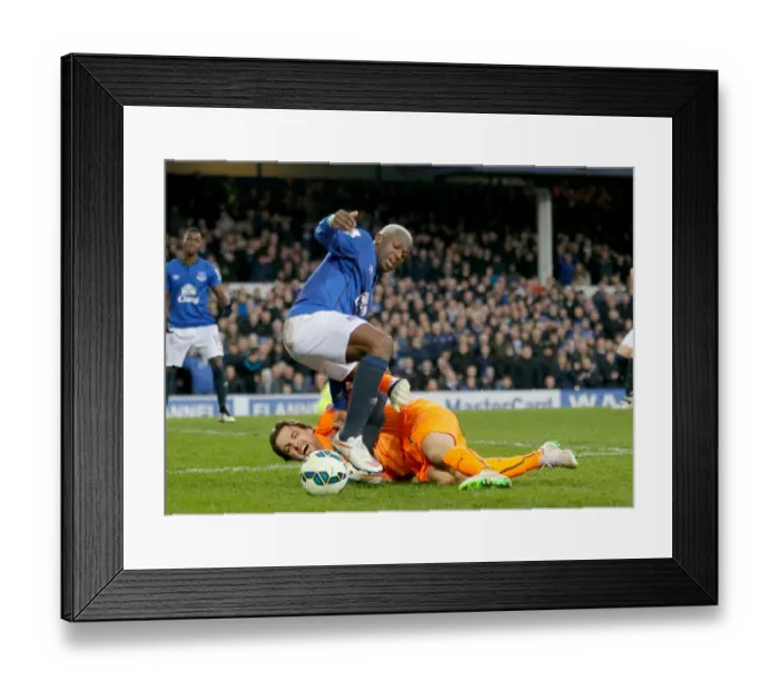 Framed Print : Everton's Arouna Kone Dodges Tim Krul but Misses Goal: Everton vs Newcastle United, Premier League Framed Print : Everton's Arouna Kone Dodges Tim Krul but Misses Goal: Everton vs Newcastle United, Premier League