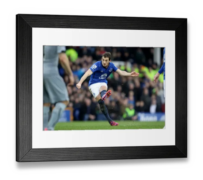 Framed Print : Leighton Baines in Action: Everton vs Newcastle United at Goodison Park - Barclays Premier League Framed Print : Leighton Baines in Action: Everton vs Newcastle United at Goodison Park - Barclays Premier League