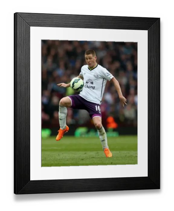 Framed Print : James McCarthy in Action: Everton vs. Aston Villa, Premier League - Villa Park Framed Print : James McCarthy in Action: Everton vs. Aston Villa, Premier League - Villa Park