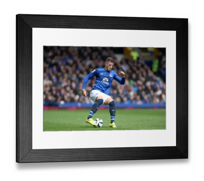 Framed Print : Everton's Ross Barkley in Action against Sunderland at Goodison Park, May 2015 Framed Print : Everton's Ross Barkley in Action against Sunderland at Goodison Park, May 2015
