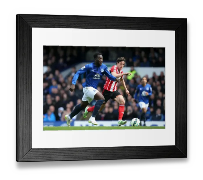 Framed Print : Lukaku vs Jones: Intense Battle at Goodison Park - Everton vs Sunderland