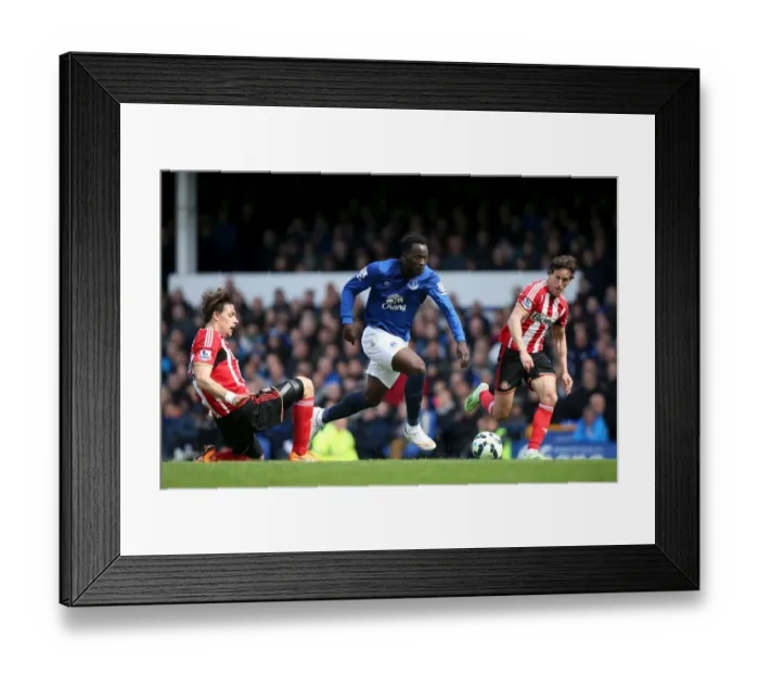 Framed Print : A Battle for Possession: Lukaku vs. Coates at Goodison Park - Everton vs. Sunderland, May 2015 Framed Print : A Battle for Possession: Lukaku vs. Coates at Goodison Park - Everton vs. Sunderland, May 2015