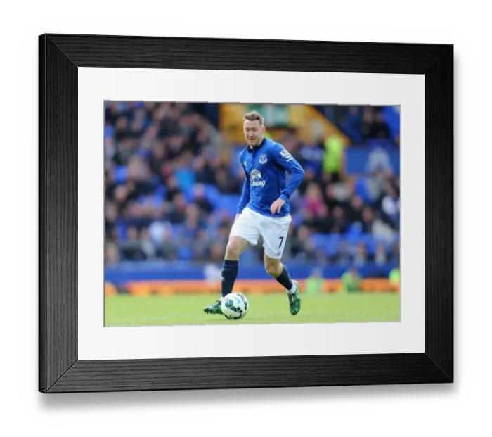 Framed Print : Aiden McGeady in Action: Everton vs. Sunderland, Barclays Premier League at Goodison Park Framed Print : Aiden McGeady in Action: Everton vs. Sunderland, Barclays Premier League at Goodison Park