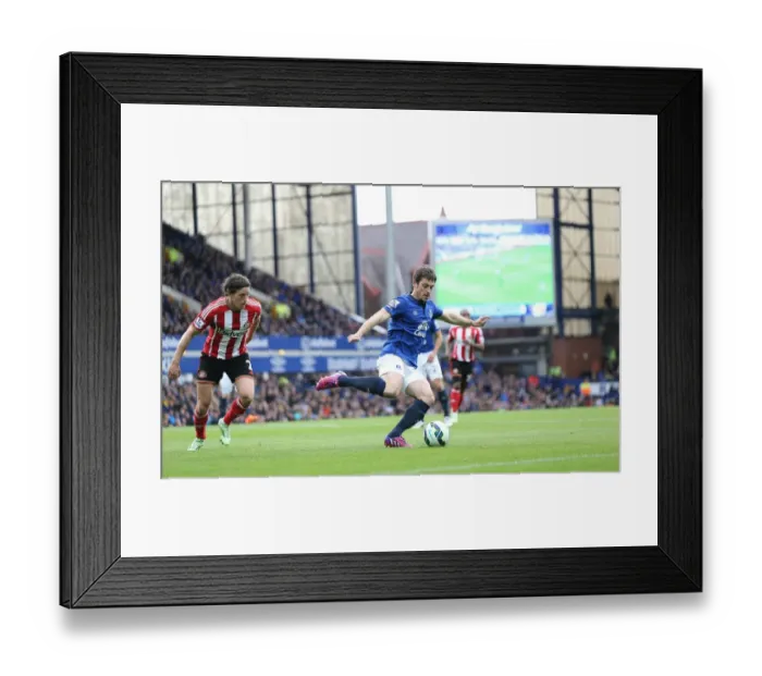 Framed Print : Leighton Baines in Action: Everton vs Sunderland, Premier League at Goodison Park Framed Print : Leighton Baines in Action: Everton vs Sunderland, Premier League at Goodison Park