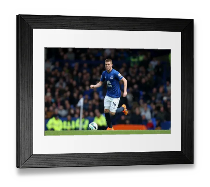 Framed Print : James McCarthy in Action: Everton vs Sunderland, Premier League at Goodison Park Framed Print : James McCarthy in Action: Everton vs Sunderland, Premier League at Goodison Park