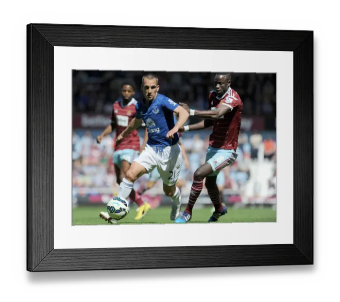 Framed Print : Intense Rivalry: Osman vs. Kouyate at Upton Park - Everton vs. West Ham United, Premier League