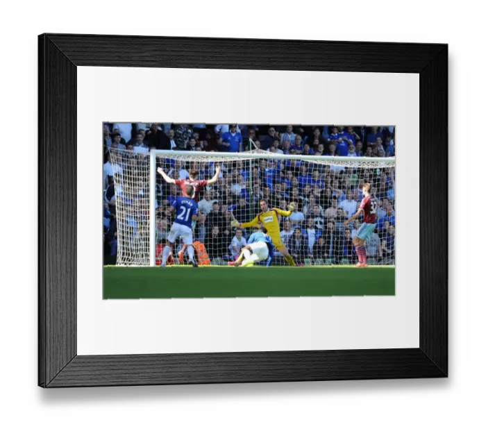 Framed Print : Lukaku Scores Second: Everton's Victory at West Ham United in Barclays Premier League (May 16, 2015) Framed Print : Lukaku Scores Second: Everton's Victory at West Ham United in Barclays Premier League (May 16, 2015)