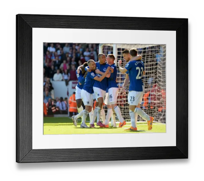 Framed Print : Everton's Romelu Lukaku Scores and Celebrates with Team-mates vs. West Ham United in Premier League Framed Print : Everton's Romelu Lukaku Scores and Celebrates with Team-mates vs. West Ham United in Premier League