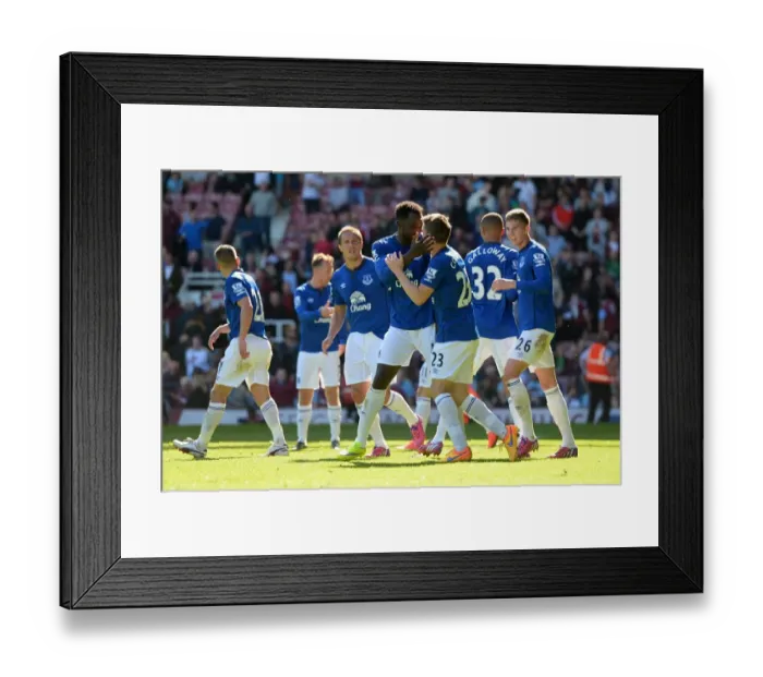 Framed Print : Romelu Lukaku's Brace: Everton's Triumph over West Ham United in Premier League
