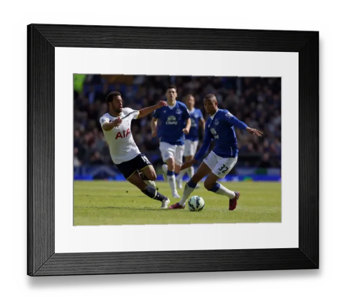 Framed Print : Galloway vs. Dembele: A Premier League Battle at Goodison Park