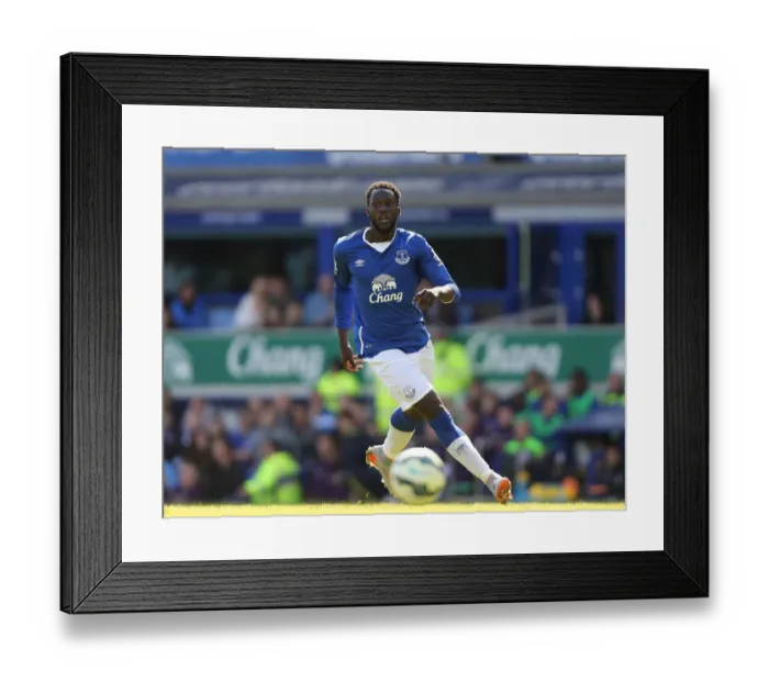 Framed Print : Battle at Goodison Park: Romelu Lukaku's Determined Performance Against Tottenham Hotspur Framed Print : Battle at Goodison Park: Romelu Lukaku's Determined Performance Against Tottenham Hotspur