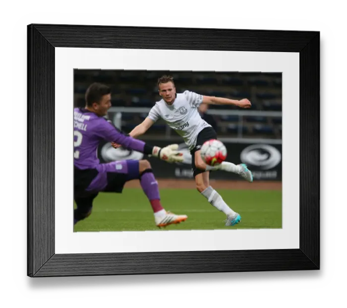 Framed Print : Pre-Season Friendly: Tom Cleverley Shines at Dens Park for Everton Against Dundee Framed Print : Pre-Season Friendly: Tom Cleverley Shines at Dens Park for Everton Against Dundee