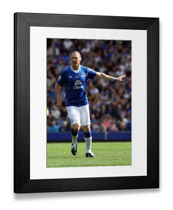 Framed Print : Duncan Ferguson Leads Everton in Intense Pre-Season Clash Against Leeds United at Elland Road Framed Print : Duncan Ferguson Leads Everton in Intense Pre-Season Clash Against Leeds United at Elland Road