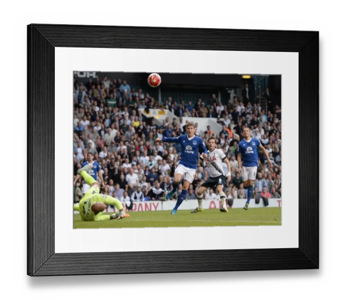 Framed Print : John Stones in Action: Everton vs. Tottenham, Premier League at White Hart Lane Framed Print : John Stones in Action: Everton vs. Tottenham, Premier League at White Hart Lane