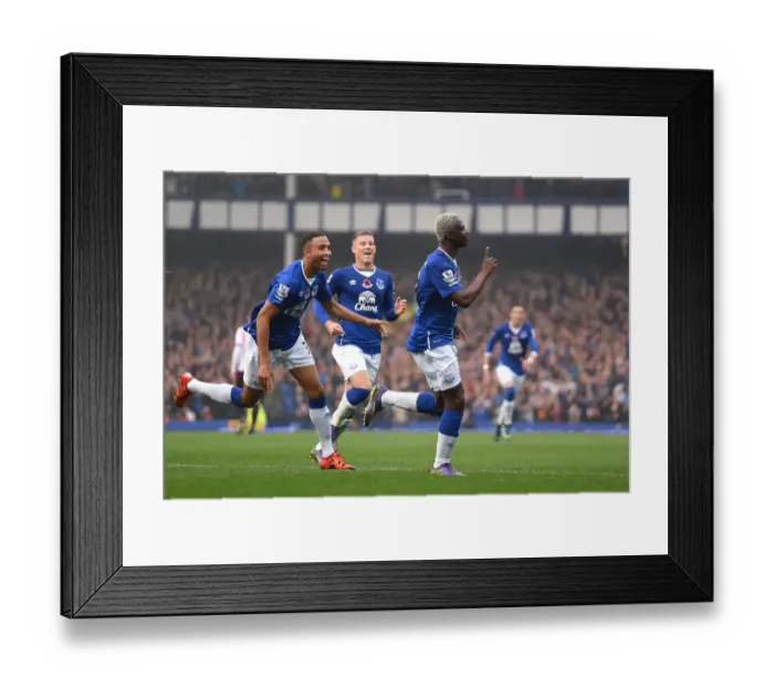 Framed Print : Arouna Kone's Brace: Everton's Victory Moment Against Sunderland at Goodison Park Framed Print : Arouna Kone's Brace: Everton's Victory Moment Against Sunderland at Goodison Park