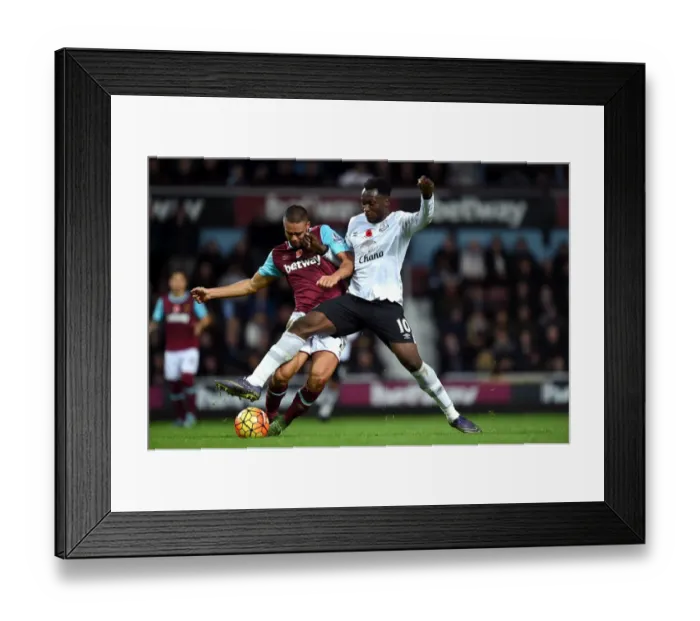Framed Print : Barclays Premier League - West Ham United v Everton - Upton Park