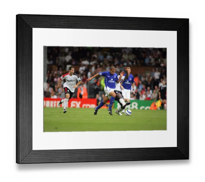 Framed Print : Everton's James Vaughan Outpaces Fulham Defenders: A Streaking Goal Framed Print : Everton's James Vaughan Outpaces Fulham Defenders: A Streaking Goal