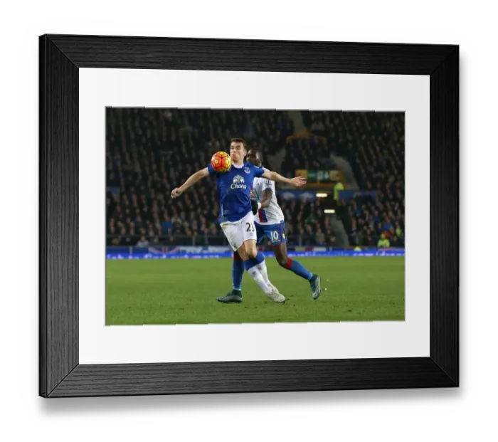 Framed Print : Battle for the Ball: Seamus Coleman vs. Yannick Bolasie - Everton vs. Crystal Palace, Premier League Framed Print : Battle for the Ball: Seamus Coleman vs. Yannick Bolasie - Everton vs. Crystal Palace, Premier League