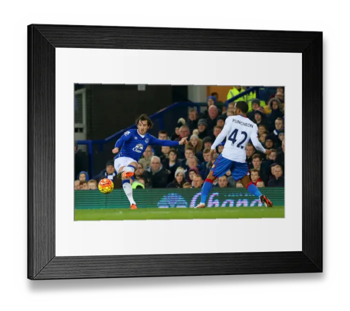 Framed Print : Leighton Baines in Action: Everton vs Crystal Palace, Premier League at Goodison Park Framed Print : Leighton Baines in Action: Everton vs Crystal Palace, Premier League at Goodison Park