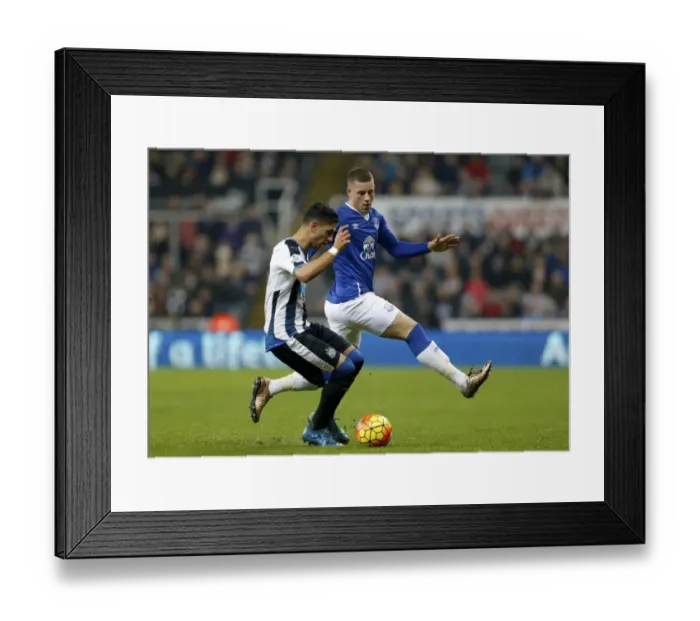 Framed Print : Newcastle United v Everton - Barclays Premier League - St James Park
