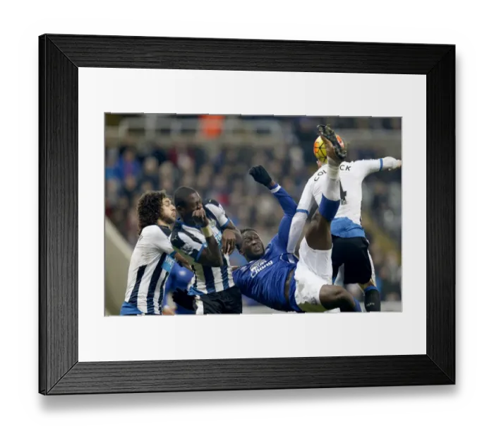 Framed Print : Everton's Lukaku Goes for Overhead Kick Against Newcastle at St. James Park Framed Print : Everton's Lukaku Goes for Overhead Kick Against Newcastle at St. James Park