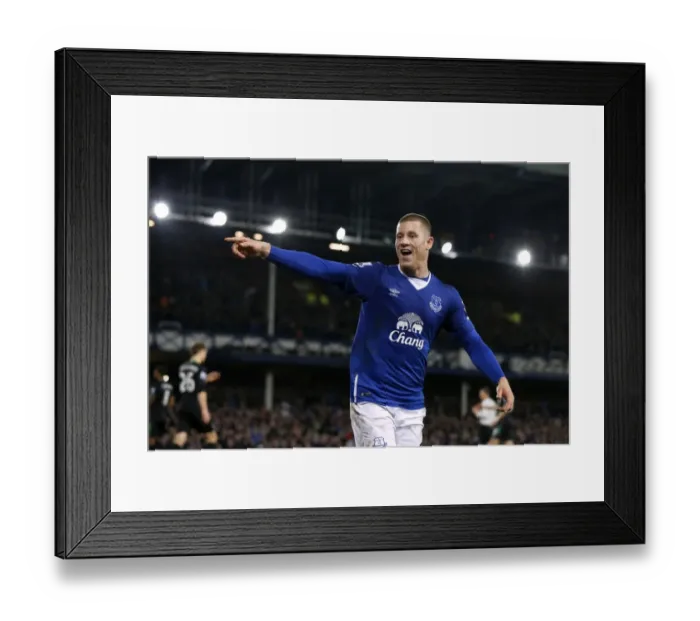 Framed Print : Everton's Double Delight: Ross Barkley's Euphoric Reaction to Deulofeu's Goal (BPL) Framed Print : Everton's Double Delight: Ross Barkley's Euphoric Reaction to Deulofeu's Goal (BPL)