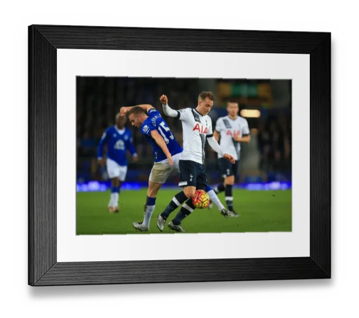 Framed Print : Battle for the Ball: Tom Cleverley vs. Christian Eriksen - Everton vs. Tottenham Hotspur, Premier League Rivalry
