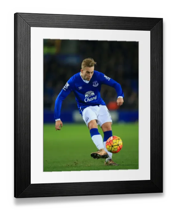 Framed Print : Deulofeu's Brilliance: Everton Outshines Tottenham at Goodison Park - Premier League