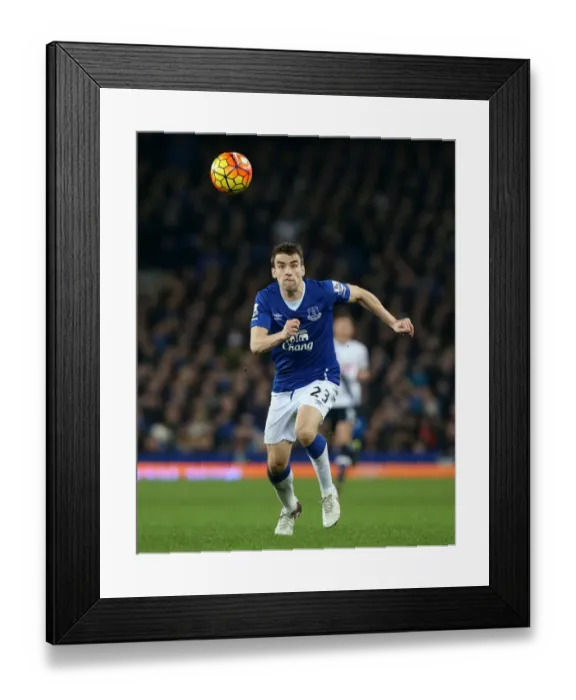 Framed Print : Seamus Coleman in Action: Everton vs. Tottenham Hotspur, Premier League - Goodison Park Framed Print : Seamus Coleman in Action: Everton vs. Tottenham Hotspur, Premier League - Goodison Park
