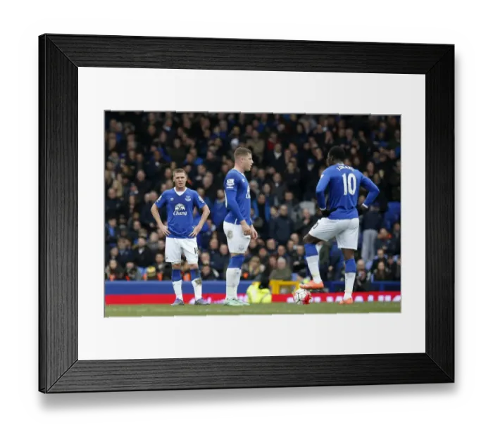 Framed Print : Dejected Everton Trio: McCarthy, Barkley, Lukaku After Conceding Second Goal to Arsenal (Everton v Arsenal, Goodison Park) Framed Print : Dejected Everton Trio: McCarthy, Barkley, Lukaku After Conceding Second Goal to Arsenal (Everton v Arsenal, Goodison Park)
