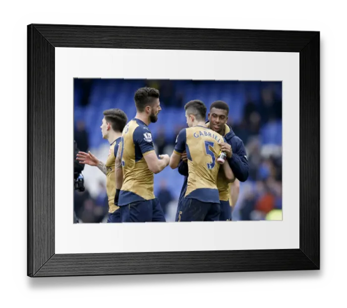 Framed Print : Iwobi's Decisive Strike: Everton Secures Arsenal's Defeat at Goodison Park Framed Print : Iwobi's Decisive Strike: Everton Secures Arsenal's Defeat at Goodison Park