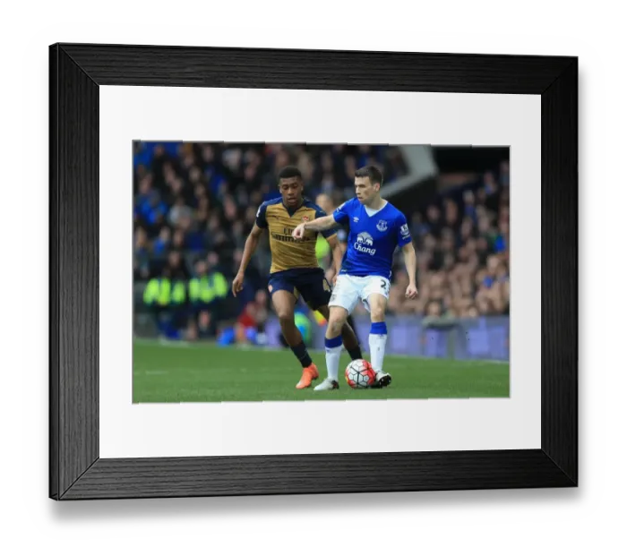Framed Print : Battle for Supremacy: Iwobi vs. Coleman at Goodison Park - Everton vs. Arsenal, Barclays Premier League Framed Print : Battle for Supremacy: Iwobi vs. Coleman at Goodison Park - Everton vs. Arsenal, Barclays Premier League