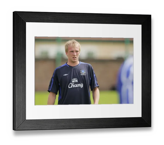 Framed Print : John Ruddy: Intense Concentration during Everton Training Framed Print : John Ruddy: Intense Concentration during Everton Training