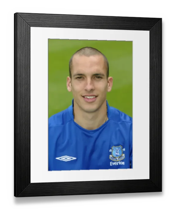 Framed Print : Everton's Tenacious Midfielder: Leon Osman