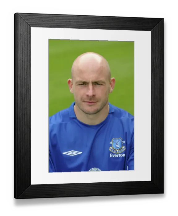 Framed Print : Tenacious Midfielder: Lee Carsley of Everton Football Club Framed Print : Tenacious Midfielder: Lee Carsley of Everton Football Club