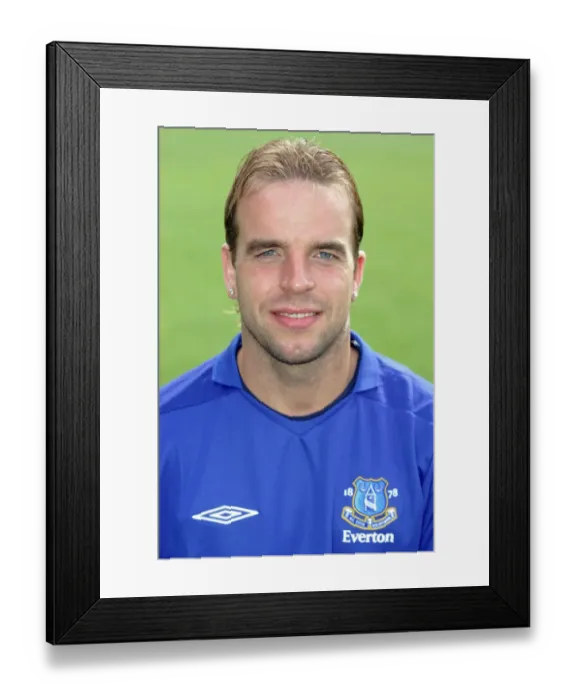 Framed Print : Andy van der Meyde: Dutch Dynamo of Everton Football Club Framed Print : Andy van der Meyde: Dutch Dynamo of Everton Football Club