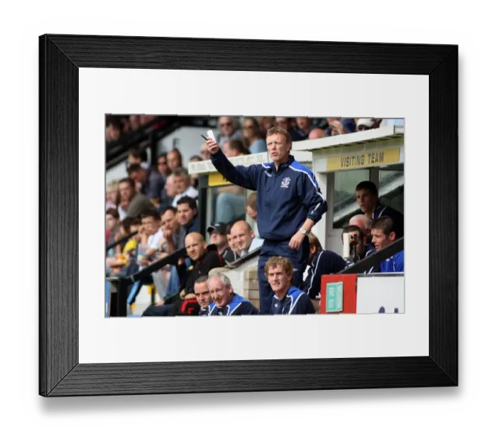 Framed Print : Football - Cambridge United v Everton - Pre Season Framed Print : Football - Cambridge United v Everton - Pre Season