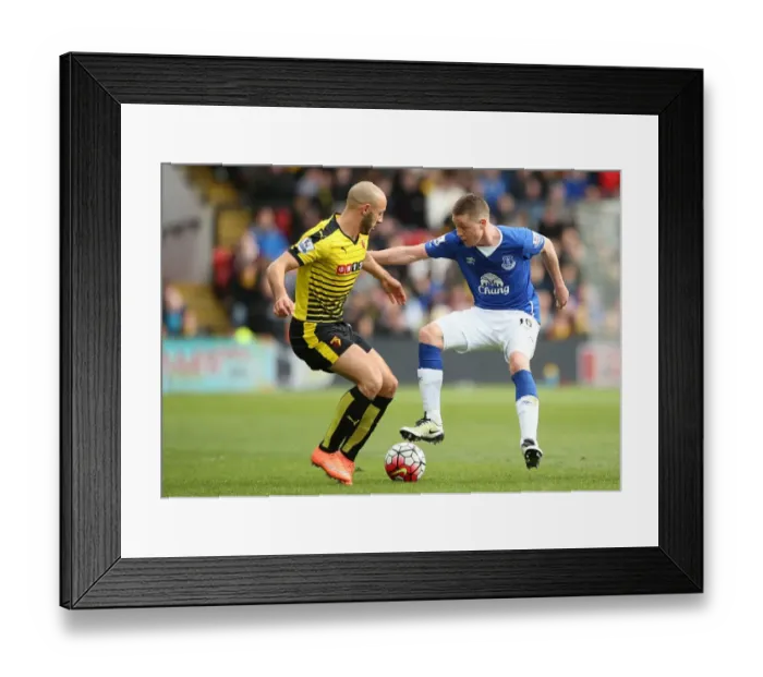 Framed Print : Battle for the Ball: McCarthy vs Amrabat - Everton vs Watford, Premier League Framed Print : Battle for the Ball: McCarthy vs Amrabat - Everton vs Watford, Premier League