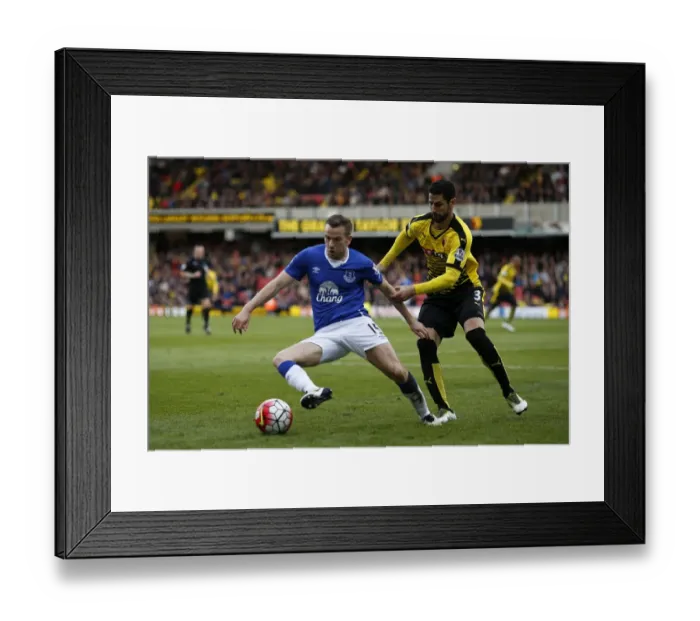 Framed Print : Barclays Premier League - Watford v Everton - Vicarage Road