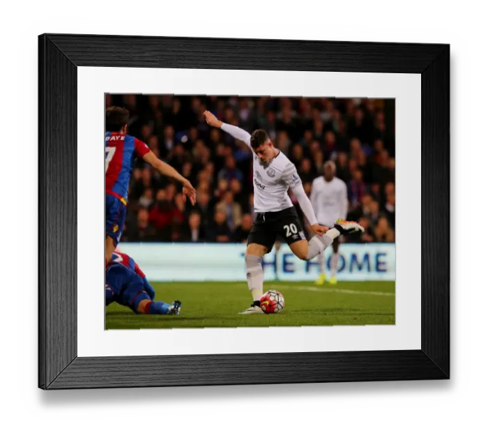 Framed Print : Ross Barkley Goes for Glory: Everton's Attack at Crystal Palace's Selhurst Park Framed Print : Ross Barkley Goes for Glory: Everton's Attack at Crystal Palace's Selhurst Park