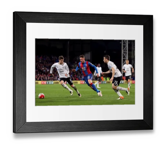 Framed Print : Intense Battle: Wickham vs. Stones & Coleman - Crystal Palace vs. Everton Framed Print : Intense Battle: Wickham vs. Stones & Coleman - Crystal Palace vs. Everton