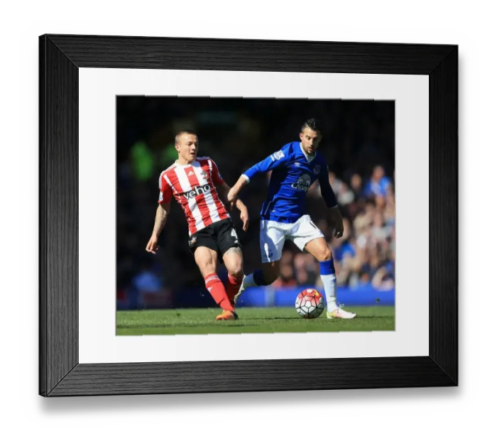 Framed Print : Barclays Premier League - Everton v Southampton - Goodison Park Framed Print : Barclays Premier League - Everton v Southampton - Goodison Park